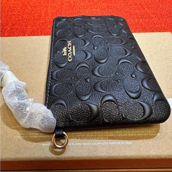 ❤️❤️❤️NWT Coach wallet/wristlet/pouch in signature leather/silvertone❤️ - Picture 4 of 6